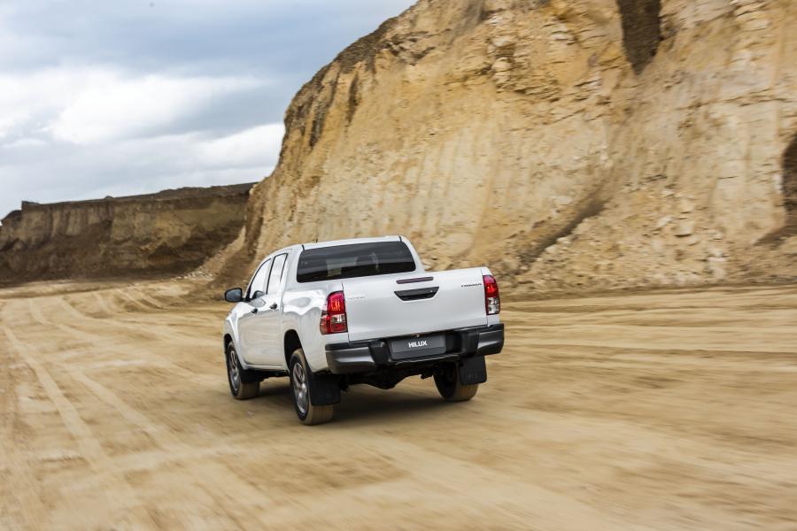 Toyota Hilux Special Edition Double Cab 2019 года  (EU) (фото 17 из 40)